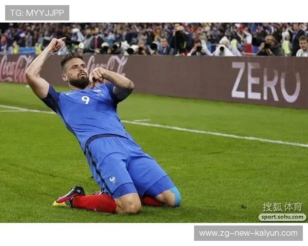 吉鲁高点头球点破防线 吉鲁高点头球点破防线